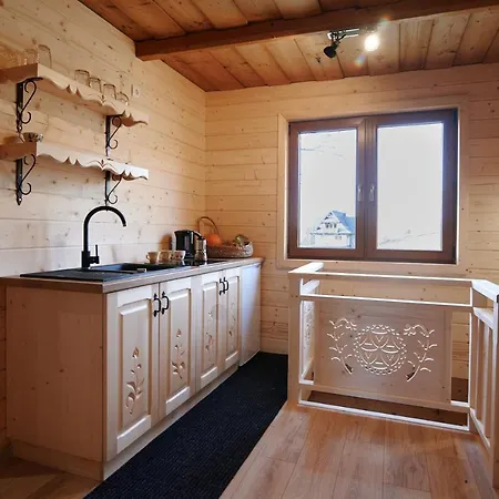 팜스테이 Miodowa Goscinne 부스트리크